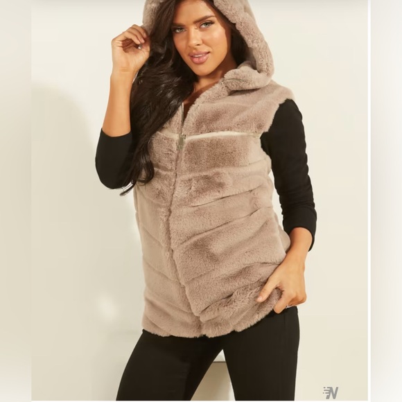 Maria Faux-Fur Vest - Picture 1 of 11